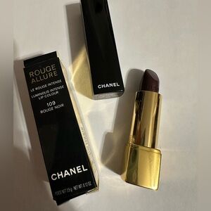 Chanel Rouge Allure Lipstick in Rouge Noir discontinued